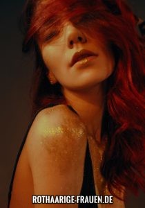 modella rossa