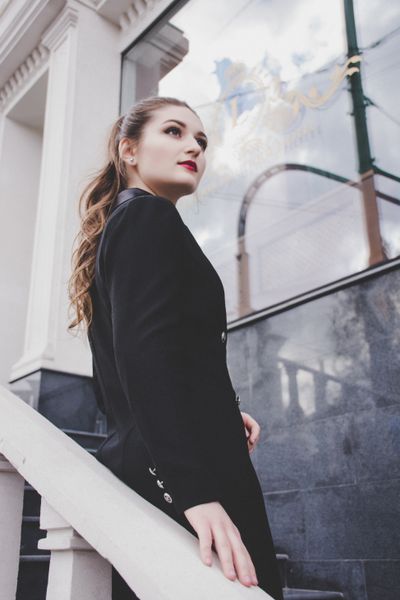 Hübsche Frauen | SINGLE und auf der Suche?